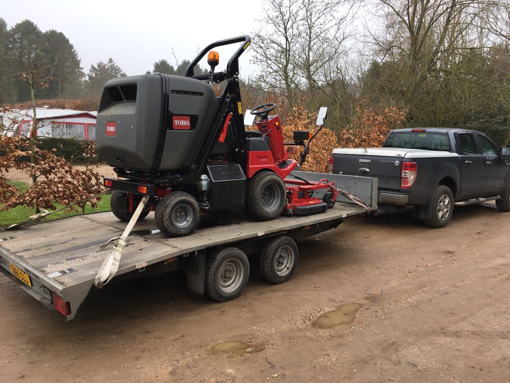 ReesinkTurfEast's tweet photo. Great quality of cut, easy to use, good build quality all comments we like to hear after a successful demo! Toro Proline H800 now making its way back to HQ #ToroDemo https://t.co/Sxm3ahwGqY