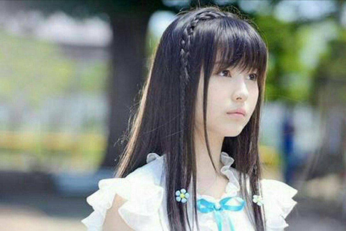 遥 浜辺美波ファン 昨日高校に正式に入学して とても忙しくなるので いつも行っている毎日ツイートは 今日から600ほど溜まった写真を テーマごとに乗せていきます 美波ちゃんファン歴が短いかたなど 是非見てください 今日は あの日見た花の名前を