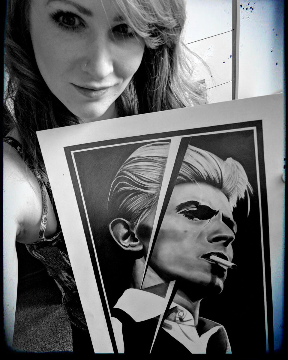RWCreativearts's tweet photo. So pleased with my new drawing 😊❤️ #davidbowie #ziggystardust #art #ArtTherapy #Commission #drawing #sketch #pencil #musicicon #Icon https://t.co/seMUyYkXAk