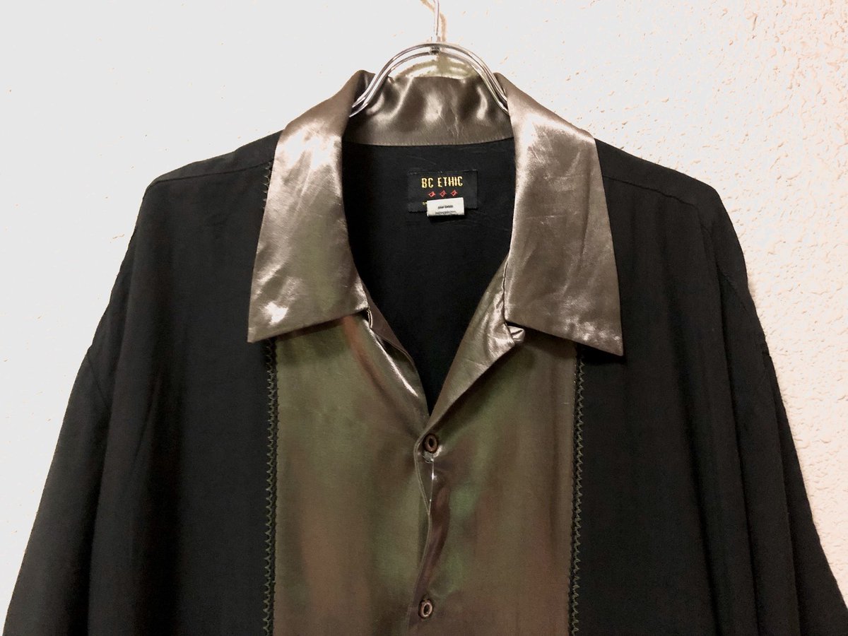 ragla_magla_s's tweet photo. RAGLA MAGLA 下北沢
old "bi-color" open coller s/s line shirts
¥6,800(tax in)
#raglamagla #shimokitazaw #used #vintage #ラグラマグラ #下北沢 #下北 #古着屋 #古着 #shirt #shirts #lineshirt #lineshirts #opencoller https://t.co/LfnWlEstjX