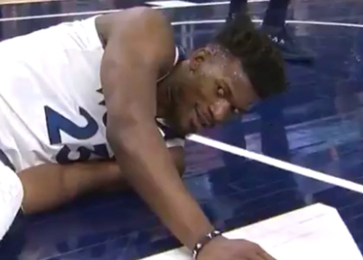 ZebraBolt's tweet image. When you're playing Fortnite and one of your squad members are reviving you... 😂😏

Happy Tuesday everyone! 

#FortniteBattleRoyale #VictoryRoyale #Fortnite #Memes #jimmybutler @FortniteGame