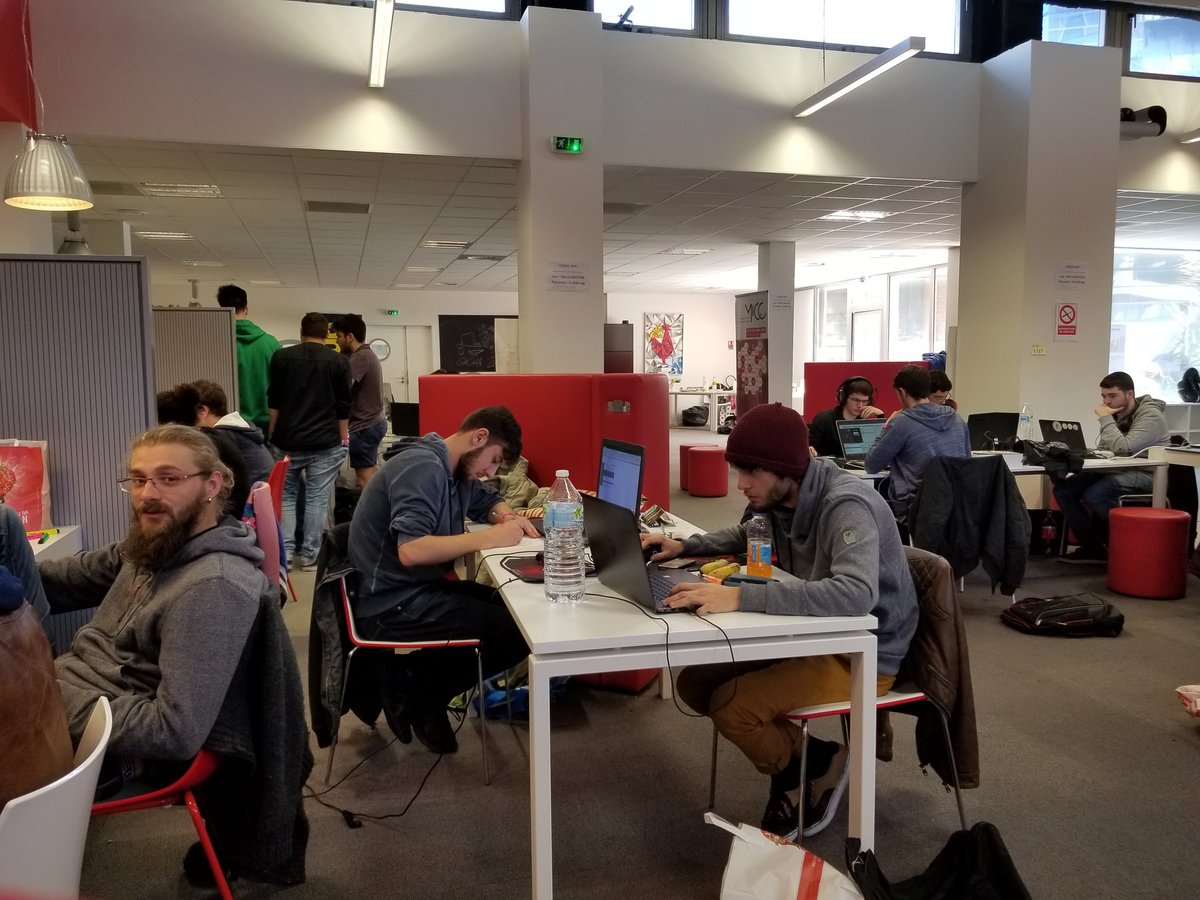 GaChaJam's tweet image. J2! C'est du sérieux!