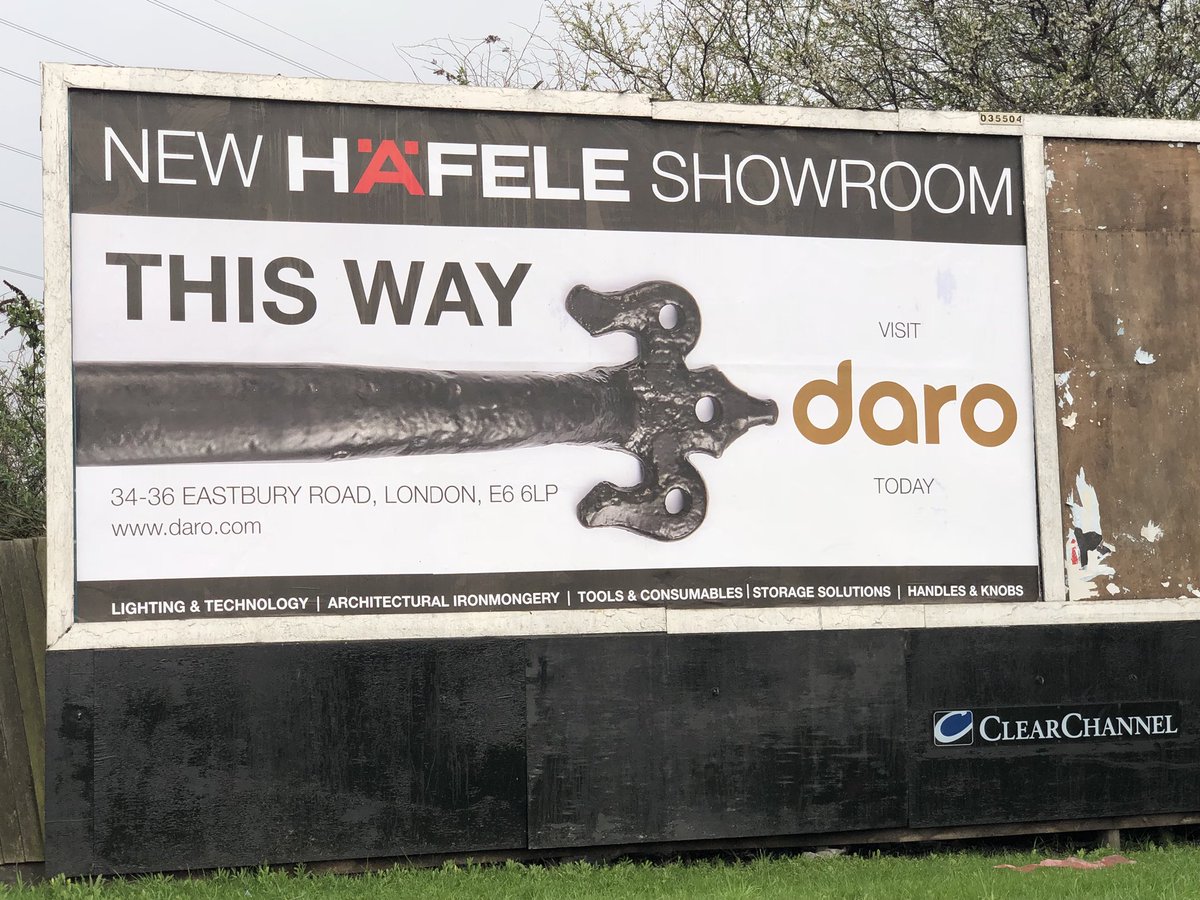 daro_UK's tweet image. Don’t forget it’s this way to Daro... The all new @HafeleUK showroom open from 7:30-5:30 or 24/7 @ daro.com #hafeledesignpartner