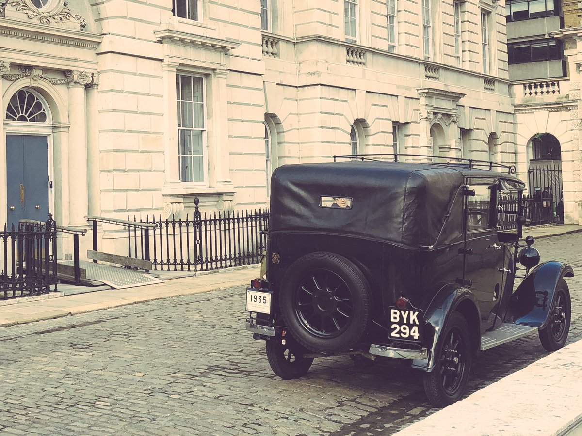 wemakecontent's tweet image. Some lovely old cars at our office today - filming for the new Mary Poppins 🎥 ☂