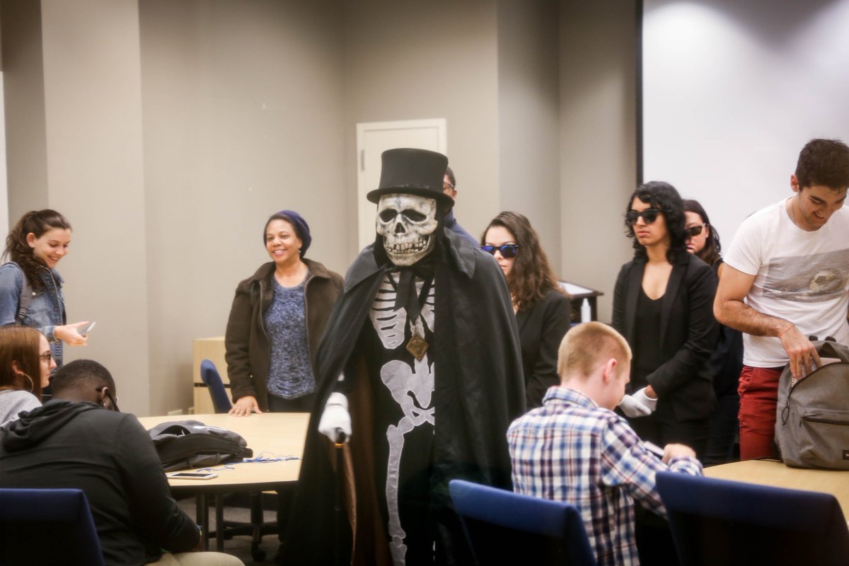 EmoryUniversity's tweet image. Class dismissed! (Yeah, Emory has a skeleton mascot with the power to dismiss class) #DooleysWeek