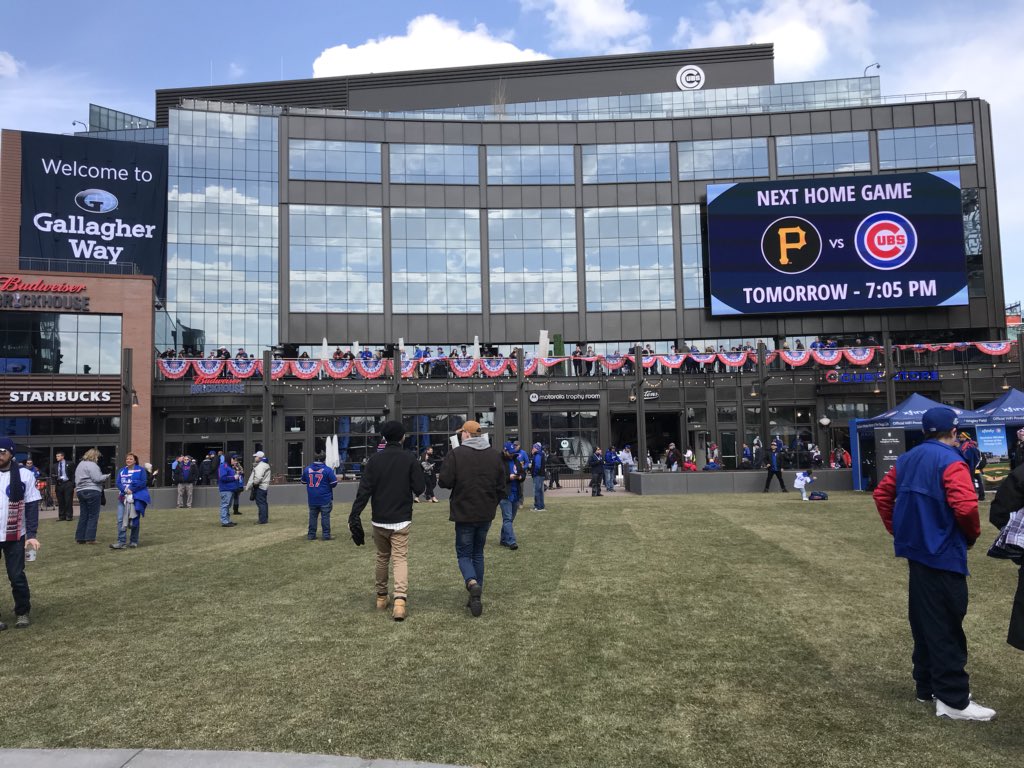 GallagherWayChi's tweet photo. Welcome home @Cubs and happy Opening Day at Wrigley Field #Cubs fans! #GallagherWayChi https://t.co/umANttQ5ee
