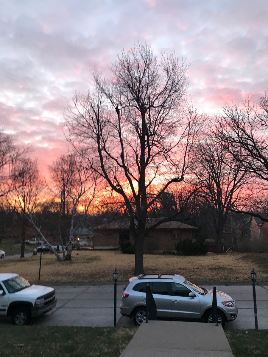 ksDuHOUSEMOM's tweet photo. Seeing the sunrise 2 days in a row can only mean one thing.... The @MissKState Competition is almost here!!!! 🤗This awesome crew is making it all possible! 👍 #MissKstate #Tonight https://t.co/bxdmKvaZZF