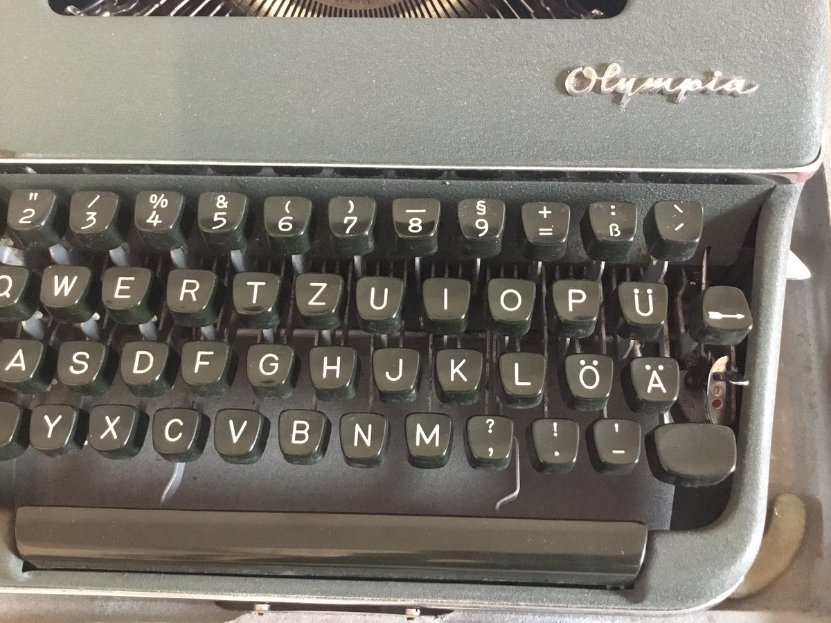 WelshRarebits2's tweet photo. 700+ items in our online shop!
Click on the link https://t.co/HpX6U6lO6t
#vintage #antique #midcentury #wedgewood #coalport #aynsley #olympia #typewriter #metamec #clock #gplan #lamp #cutglass #hille #trunk #boxes #chair #lace #paperweight #glassfloat #Stafford https://t.co/updrUNdUVx
