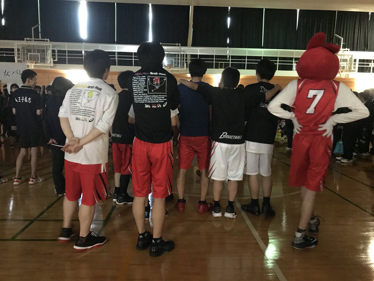 kuwashi_boybsk's tweet photo. 今日は仮入部1日目でした！
なんと５人もの新入生が来てくれました〜
とても嬉しかったです！
新入生歓迎会でお話ししましたが初心者でも全然大丈夫です🙆‍♀️マネージャーも大募集しているので仮入部だけでもぜひ来てみてくださいね♫ https://t.co/nxT07gbIyJ
