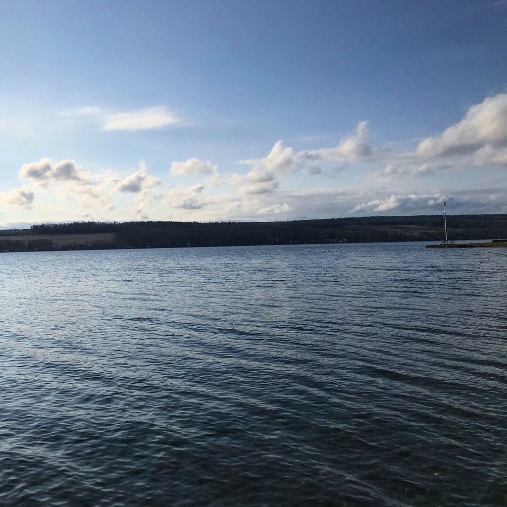 KeukaCollege's tweet photo. No matter how long the winter, spring is sure to follow! #KeukaCollege #KeukaLake #PointNeamo #BallHall 🐺👌🏻🍃 https://t.co/5DpDemQnsU