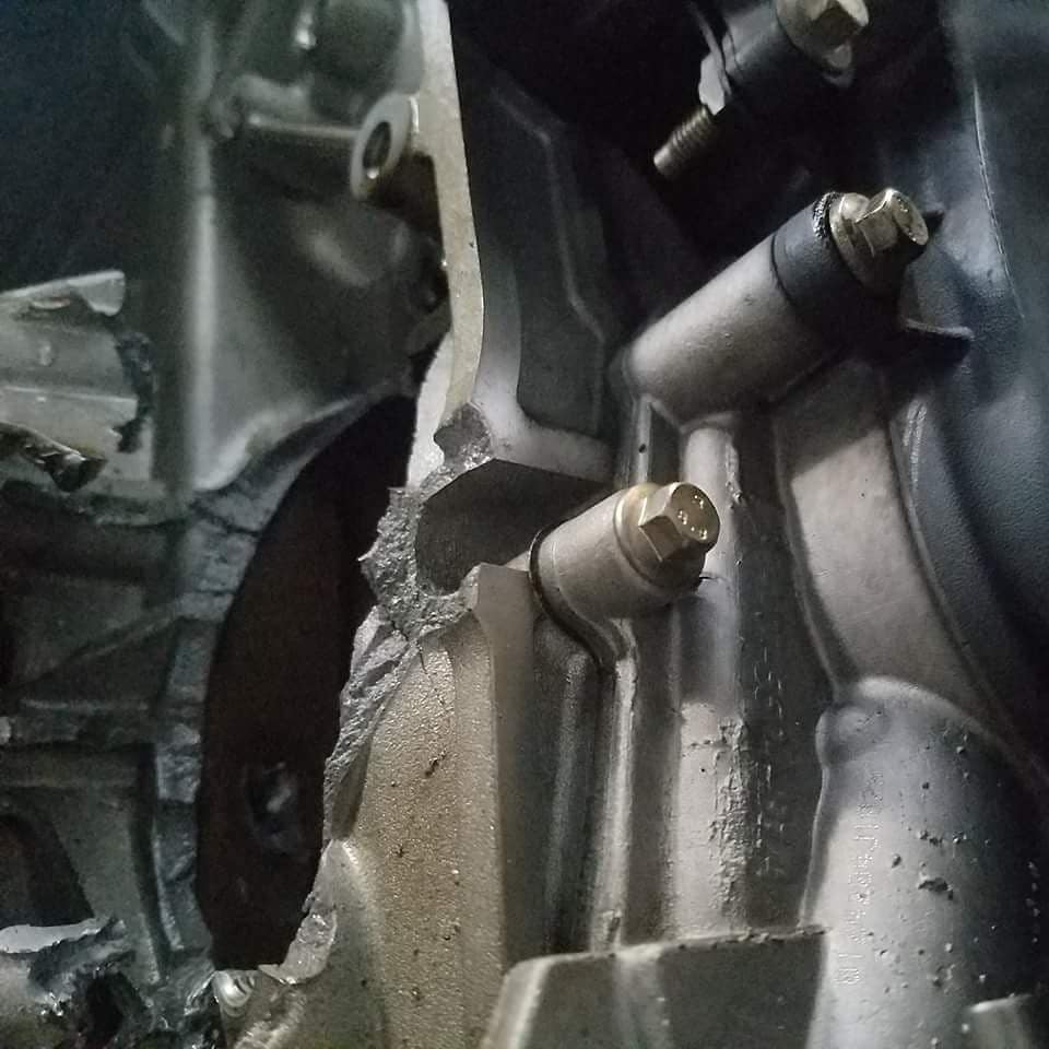 AlamedaAuto's tweet photo. Believe it or not, even with routine maintenance and regular oil changes, sometimes engines just suffer catastrophic failure because of factory defects in the engine. https://t.co/KOArBuYVJi