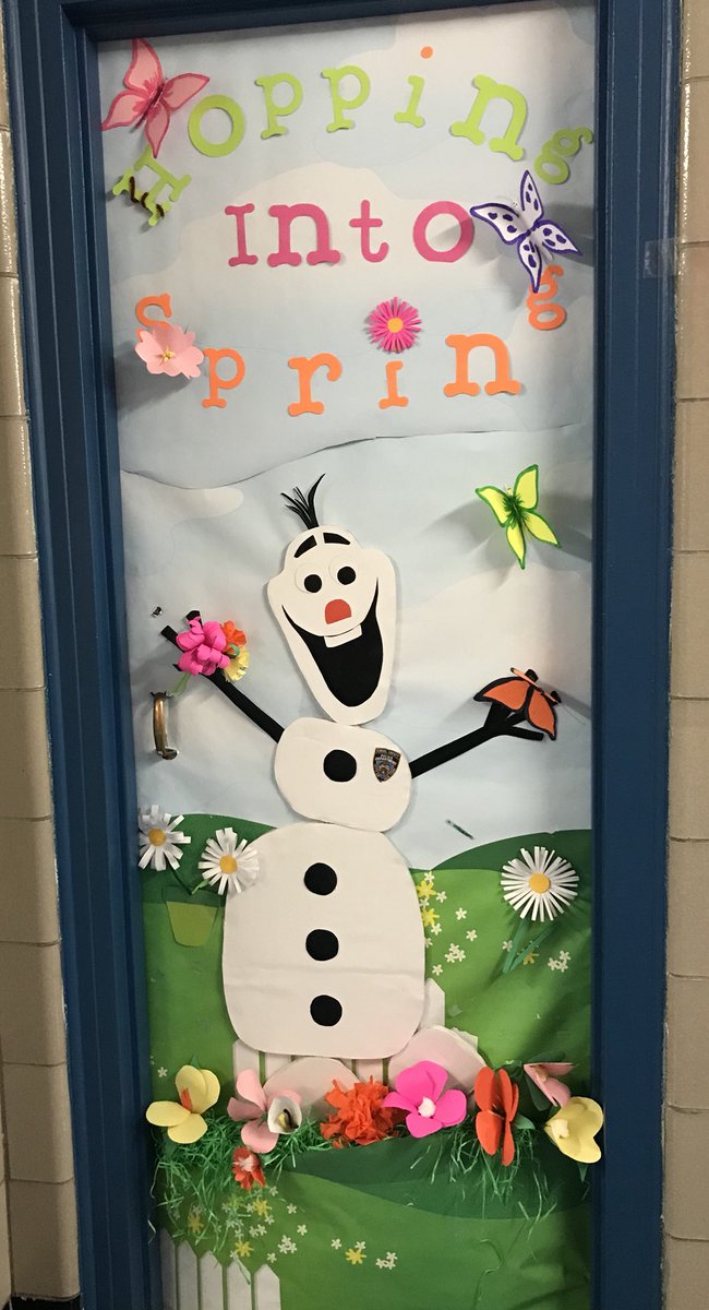 CSDClaudia111Q's tweet photo. Our School Safety’s door decorating skills are on point! Hopping Into Spring! https://t.co/wGgH3c3lD9