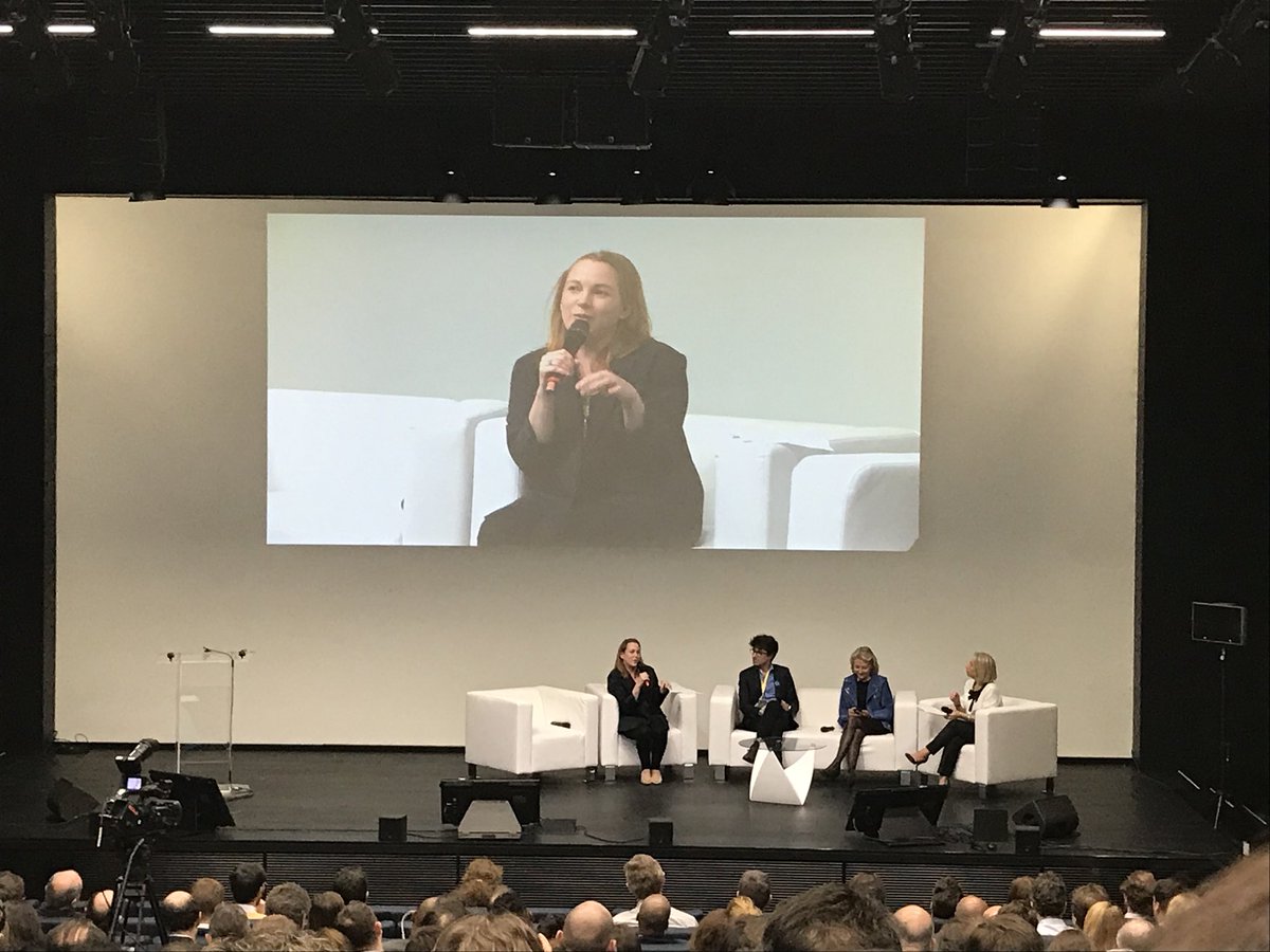 mamsambou's tweet photo. Live • @joinstationf « La réglementation a donné le ton à l’innovation »
@axellelemaire, Partner @BergerParis
#FFT18
#RGPD #Innovation #disruption #Fintech https://t.co/UWwKfoLiG0