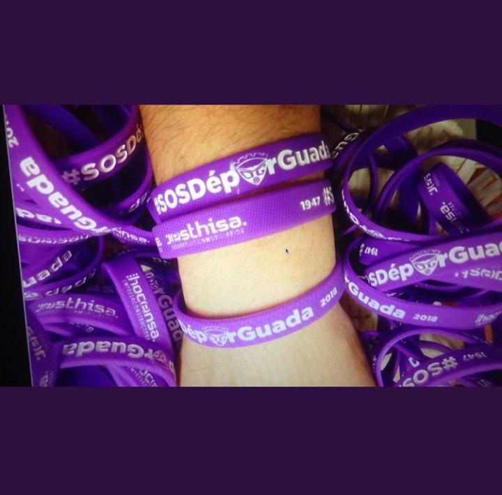 APR_Racing's tweet photo. Hay un Club modesto que necesita nuestra ayuda el @deporguada .Este próximo domingo en la APR puedes contribuir por 2€ y adquirir la pulsera #SOSDeporGuada https://t.co/jRgO7b0pxh