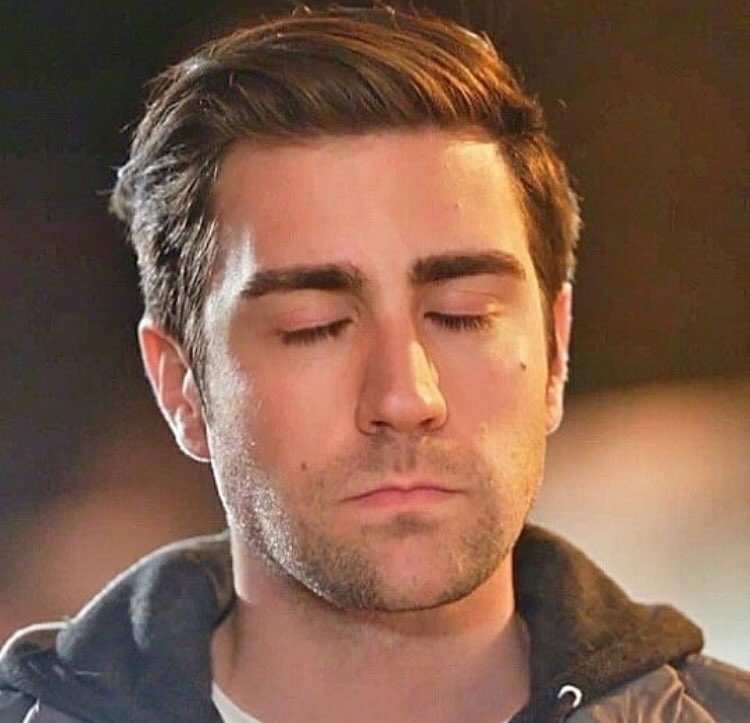 xranoq's tweet photo. in the name of love we are broken and we will be healed🥀🖤
#FazelitHanımveKızları #YağHaz https://t.co/8is9pGS3Vg