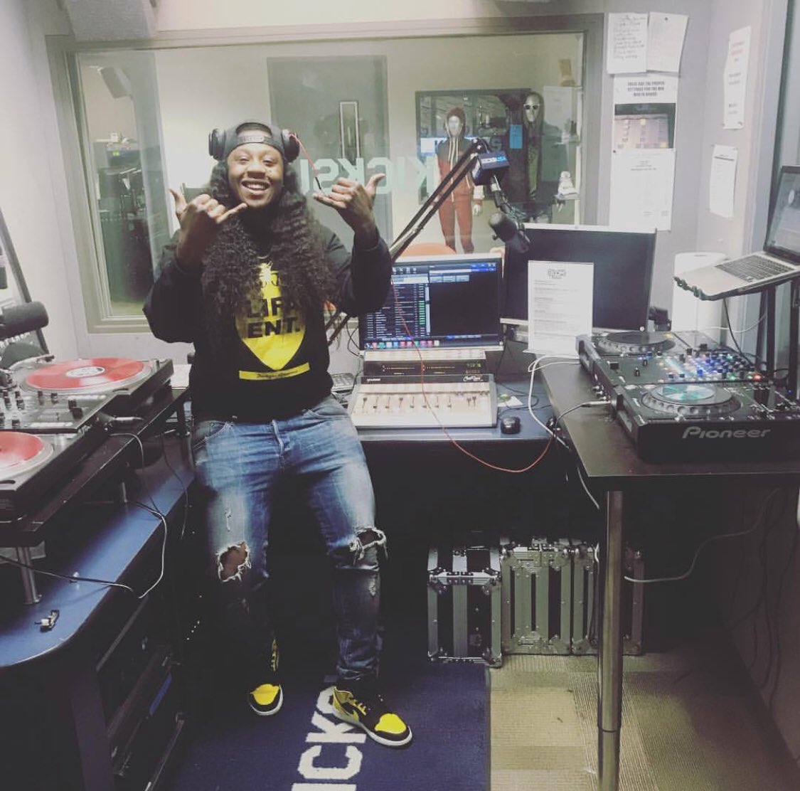 QHMShow's tweet photo. Our DJ @djdiorcartel gets your mornings started off right with the #SETITOFFMIX at 6am and 9am every weekday! Wake up with us everyday
Don’t have a radio? Listen live: https://t.co/Ej5ljzVkws https://t.co/SQYMhUBiuz