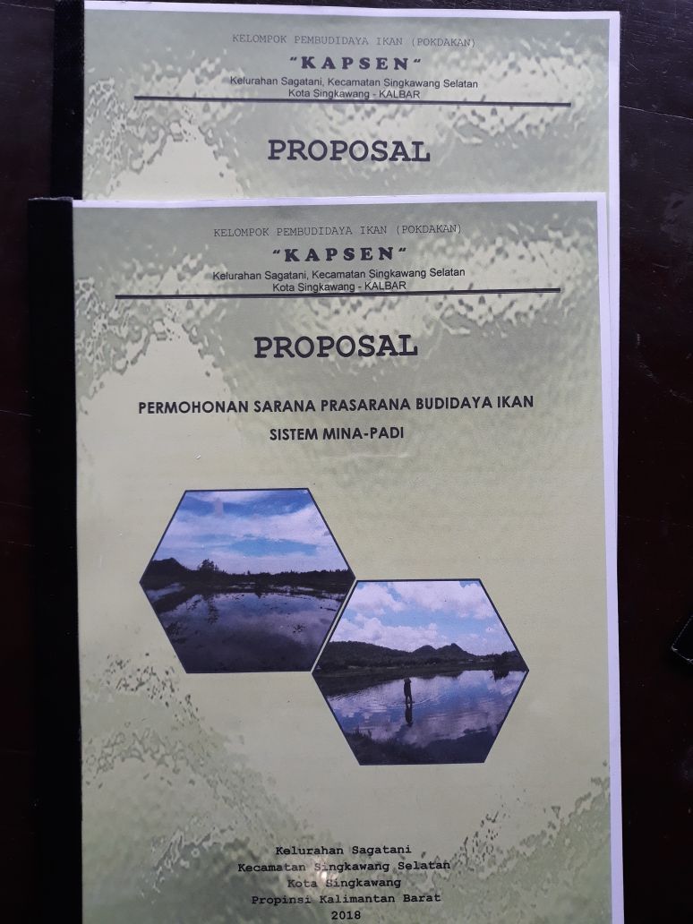 Luhkan_SKW's tweet photo. Selasa, 10 april 2018.
1.panen pokdakan kapsen (bawal air tawar &amp; patin, 965 kg).
2.ttd proposal mina padi pokdakan kapsen.
3.ttd proposal panti asuhan al-ma'rif, yayasan al-muhajirin, pangmilang(ust.mustafa).
@puslatluhkp @BRSDM_bp3tegal @brsdm_kp @mzulficar https://t.co/fLfLDju3qQ