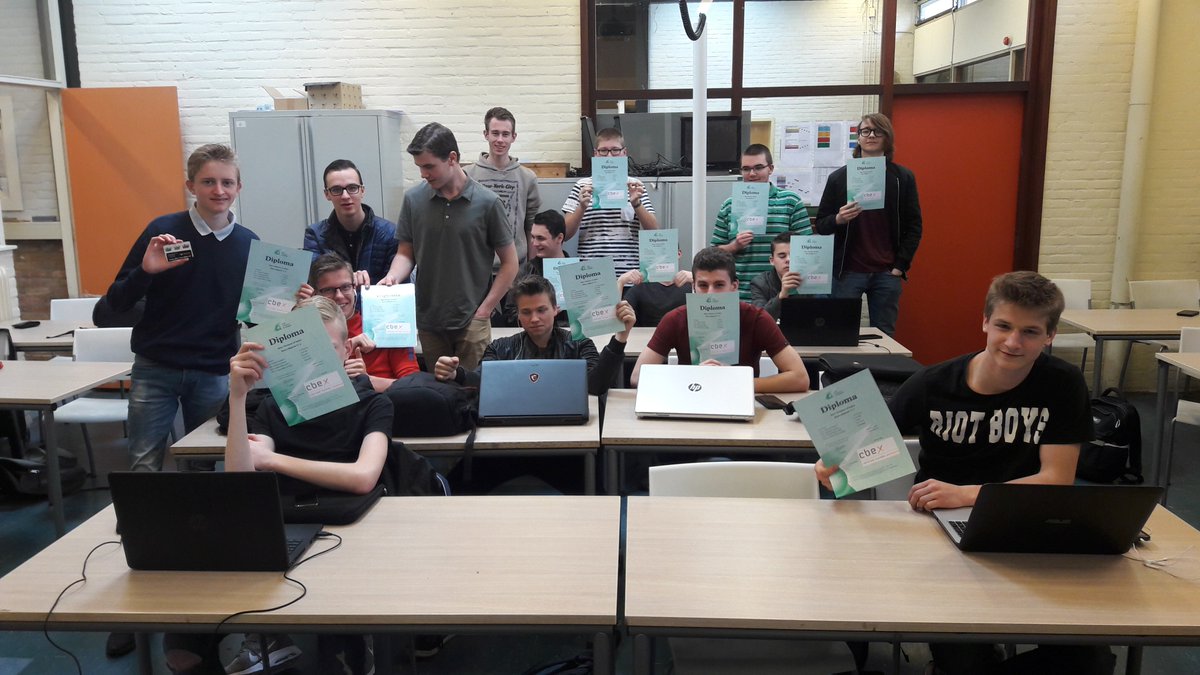 Academie v. Techniek tweet media