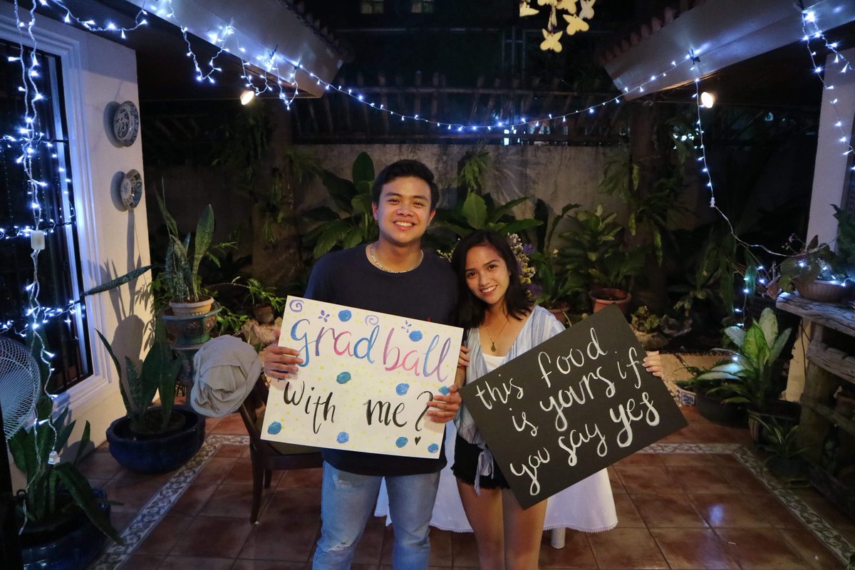 GradBallComm18's tweet photo. Ball appetite! Congrats @bianxmaniquis and Prince, see you on the 16th! 🍕❤️ https://t.co/wJmnX1bats