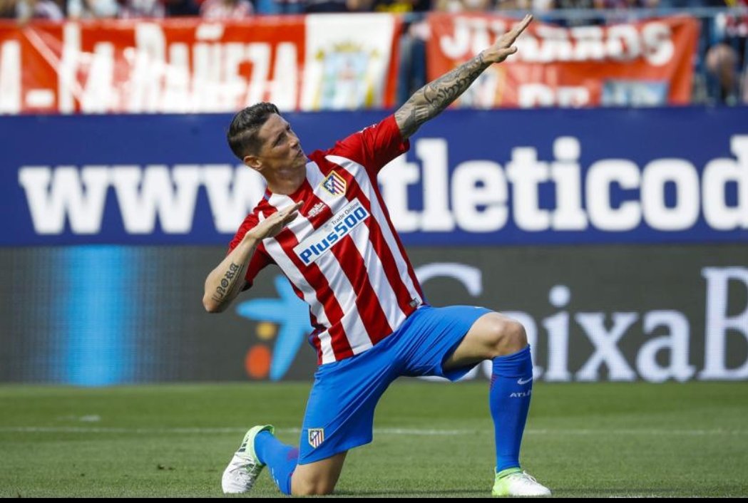 josellorentem's tweet photo. Gracias @Torres por todos los años que nos has dado a los atléticos, gracias por enseñarnos lo que es morirse por un escudo y por unos colores, porque no es sólo amor, es sentimiento por un club que has hecho soñar y le has dado miles de sonrisas. GRACIAS POR TODO NIÑO.
#Torres9 https://t.co/dtEXPqbjVi