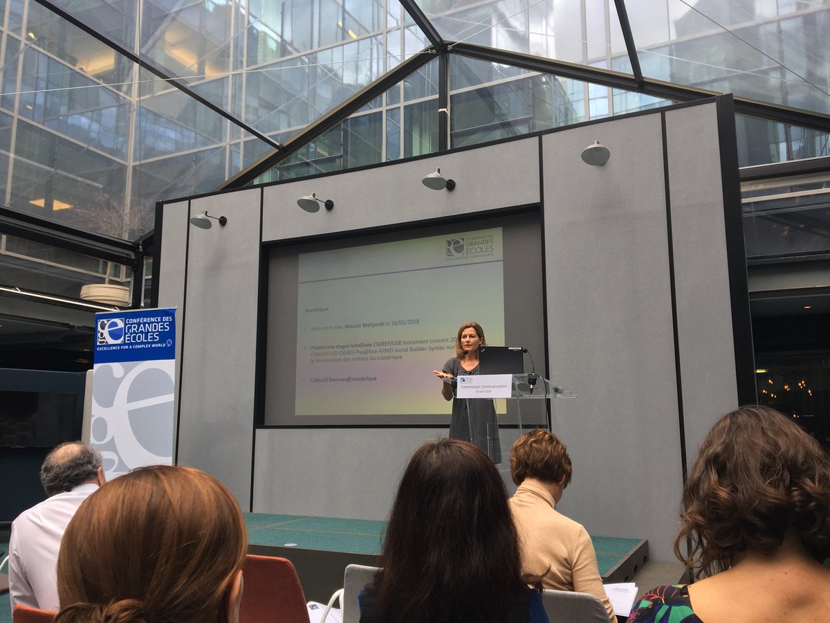 ConferenceDesGE's tweet photo. #CommissionCommunication Vie associative et politique générale par Anne-Lucie Wack, présidente @ConferenceDesGE https://t.co/81fYXoNUhM