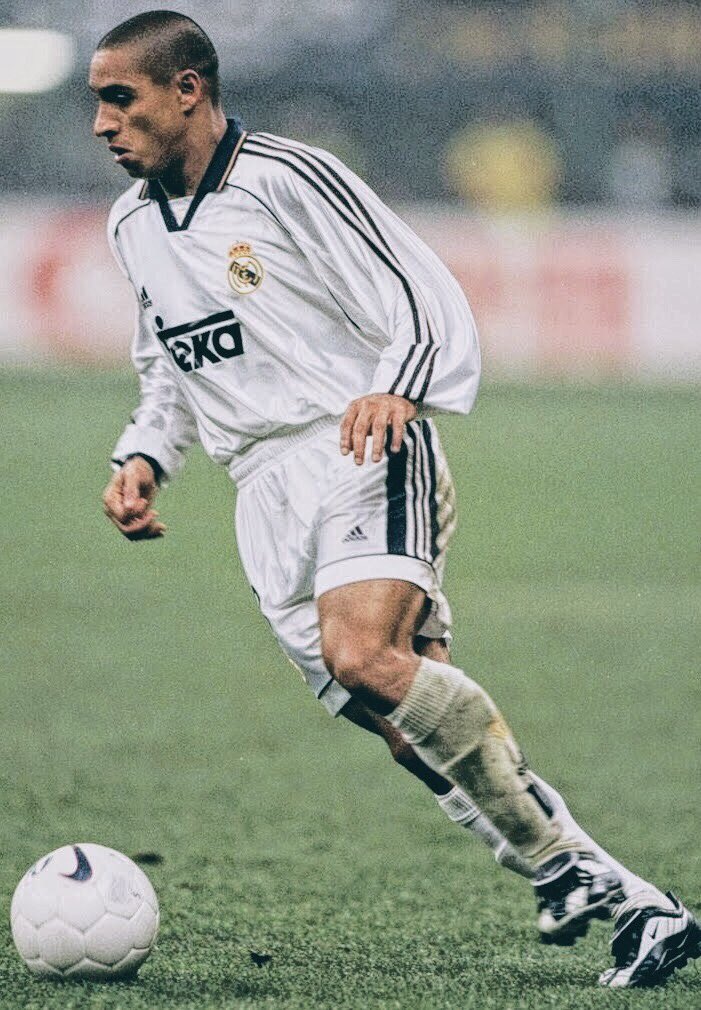 Happy 45th birthday to Roberto Carlos! 