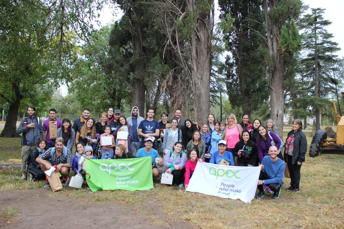 IARSE's tweet photo. El pasado 24 de Marzo miembros de @ApexAmerica realizaron una plantación de árboles nativos en la Reserva Natural Urbana San Martín que permitió compensar parte de las emisiones de Gases de Efecto Invernadero generadas en la 7ma edición de la Maratón Solidaria #Acordonarse https://t.co/nAGOy0aisx