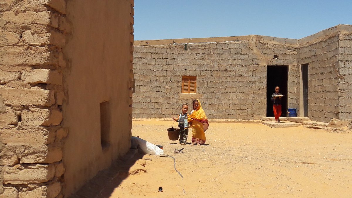 carlesserra3's tweet photo. Avui s'acaba la feina de la @univgirona al camp de refugiats de Dakhla. Ara toca endreçar idees i organitzar la feina que haurem de fer. A la Universitat i al carrer, també en suport als CDR @CDRCatOficial. En defensa dels drets dels pobles i de les persones sempre i a tot arreu! https://t.co/bRADDvWRSb