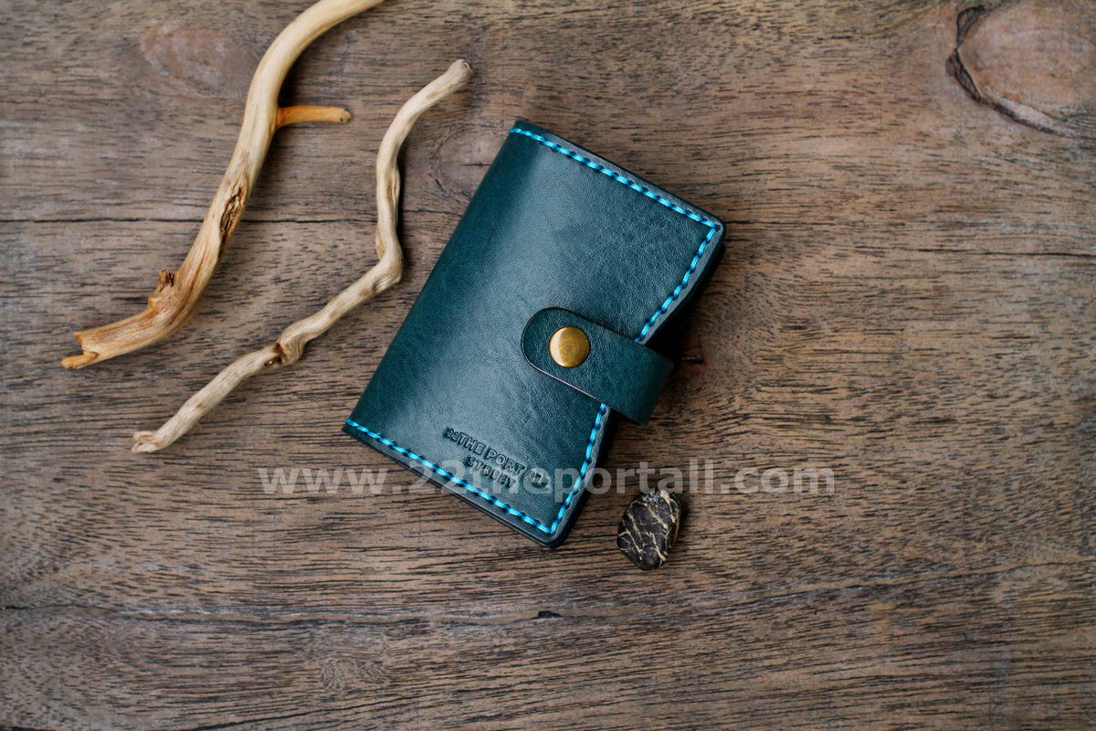 22THEPORTALL's tweet photo. Leather #cardholder
Genuine Italian leather. 
100 % hand stitched 
#mensaccessories #mensfashion #wallet #fashion #Travel #purse #card #design #DesignThinking #style #minimalism #daily #leathergoods #handmade #leathercraft #moda #jeans #car #happy #artwork #passport #life #blue https://t.co/vEDpZ9AqEv