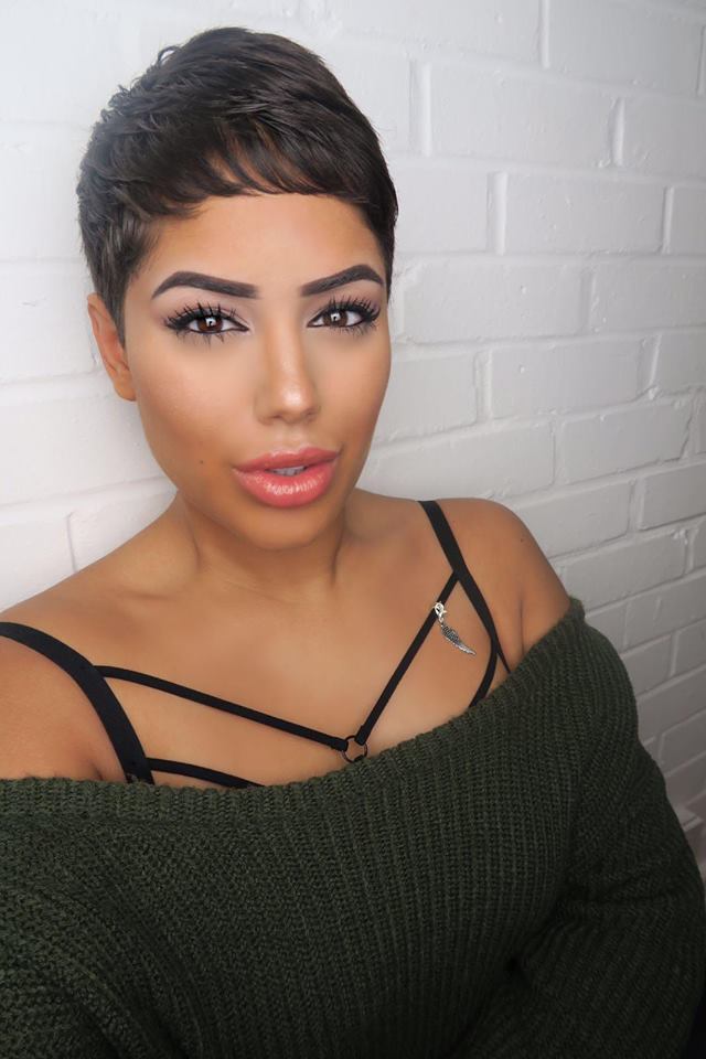 PromeesUK's tweet photo. ❗❗❗IMPORTANT ❗❗❗
Remember our beautiful CHARMS only fit straps model from the section STRAPS AND CHARMS.❗❗❗
It is not possible to hang the charm to the other models.
On a photo beautiful Make Up artist and Love Island Star @MissMalinSara 😍 https://t.co/1T3ewWp4aU