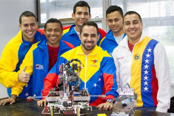 hugbelpsuv's tweet photo. Fue el Comandante Chávez quien transformó el modelo de ciencia y tecnología del país, al incluir a los innovadores populares, apostar a la juventud y promover el desarrollo a través de la resolución de los problemas de nuestro pueblo #PrioridadEducaciónParaTodos https://t.co/njWuAHdjLZ