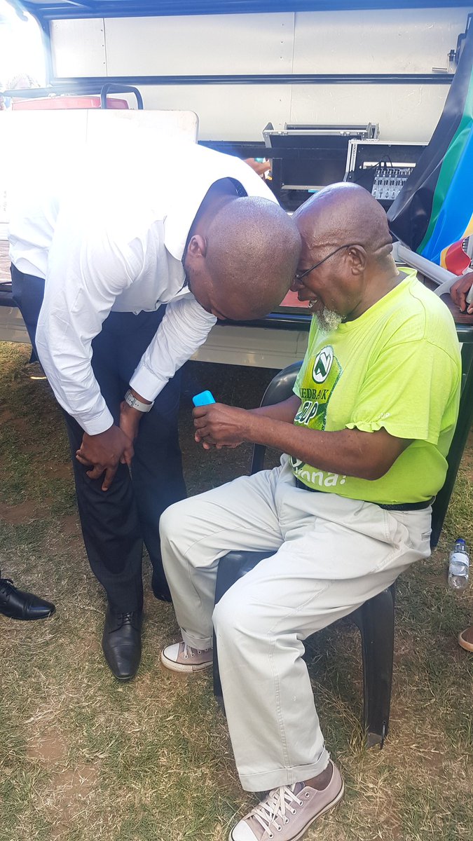 CapricornFMNews's tweet photo. DA leader Mmusi Maimane has arrived at Ga Pilla village,Sterkwater Ward 16 under the Mogalakwena municipality to campaign for the Wednesday by election.#DACampaign https://t.co/2mFb1zlaCa