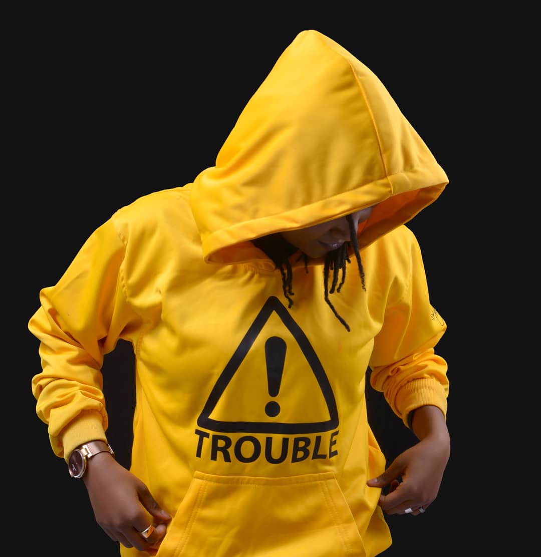 Fena_menal's tweet photo. This Thursday we'll have the "Issa Problem" Trouble Black Hoodies, and the Yellow Trouble Hoodies on sale. #FenaLiveAtJs. .
Sizes available will be Medium, Large and XL. For special requests (Kids / Small / XXL) kindly DM @fenamenalstyle ❤ https://t.co/9lYtMsS362