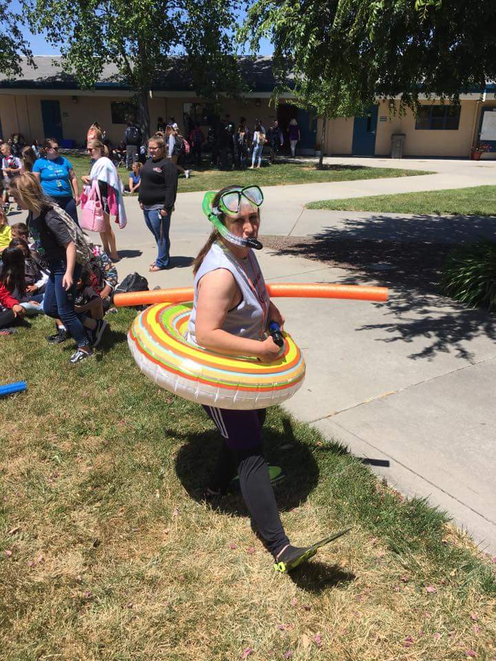 17 days until the color run!  Did you know you could still particpate even if you can't make the event April 28th?   sites.google.com/view/southport… Collecting online pledges is the easiest way to particpate and you can earn fun prizes.  Mrs. Flint get your scuba gear ready!