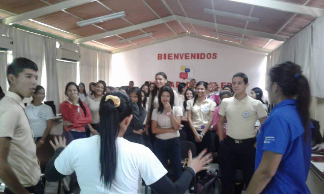 IdennaTrujillo1's tweet photo. Los venezolanos despertamos con ganas de trabajar por nuestra patria. @IDENNATRU no descansa en la protección de nuestros niños, niñas y adolescentes  
#VenezuelaTrabajaYAvanza
@NicolasMaduro 
@DPresidencia 
@Vice_Social 
@JorgeEMarquezM 
@Idennaoficial 
@amaliasaez
@ajacquep https://t.co/oWQa463vIK