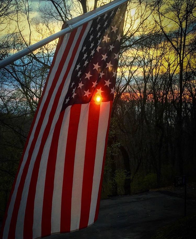 CloydRiversPics's tweet photo. Damn it feels good to be American. https://t.co/HTJSzQJqzO