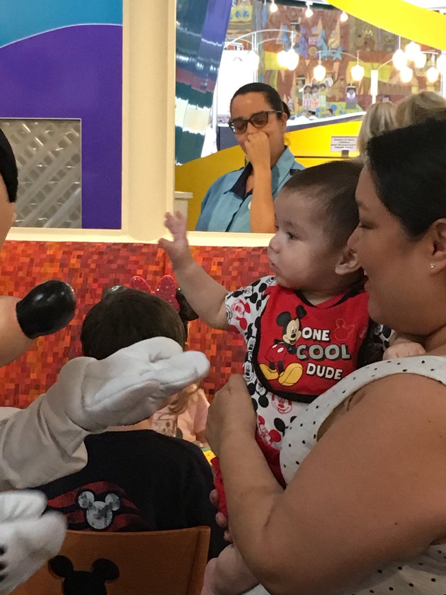 ThisIsHeatherW's tweet photo. I’ve officially reached my geeky #momgoals 😎 My son knows how to turn pages of books, knows who #MickeyMouse is, and has started to consistently sing/shriek/squeal whenever I sing to him. 😍🤗 #readingbaby @disneybaby #singingbaby #givesmickeyhighfives https://t.co/6dhJSQP11R
