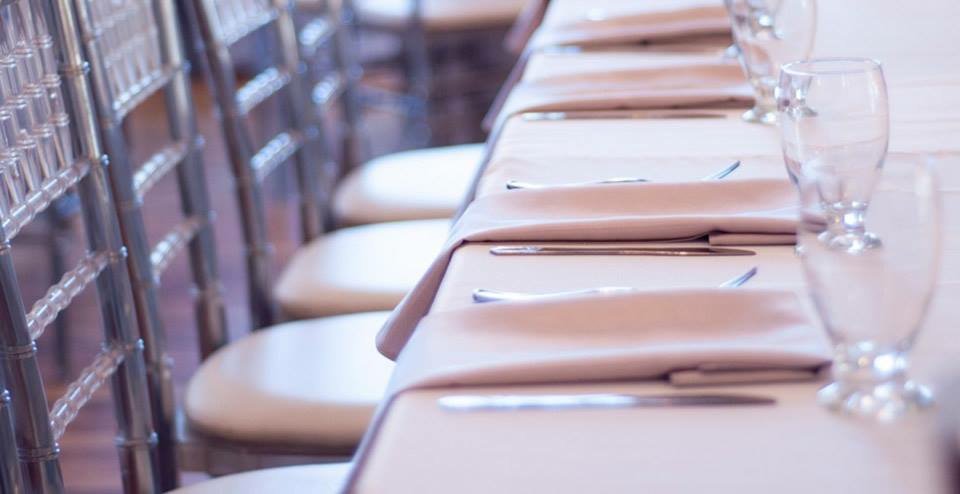 Looking for a cozy intimate space for your next event? The Uptown Loft has you covered! ow.ly/66pn30jpeCW