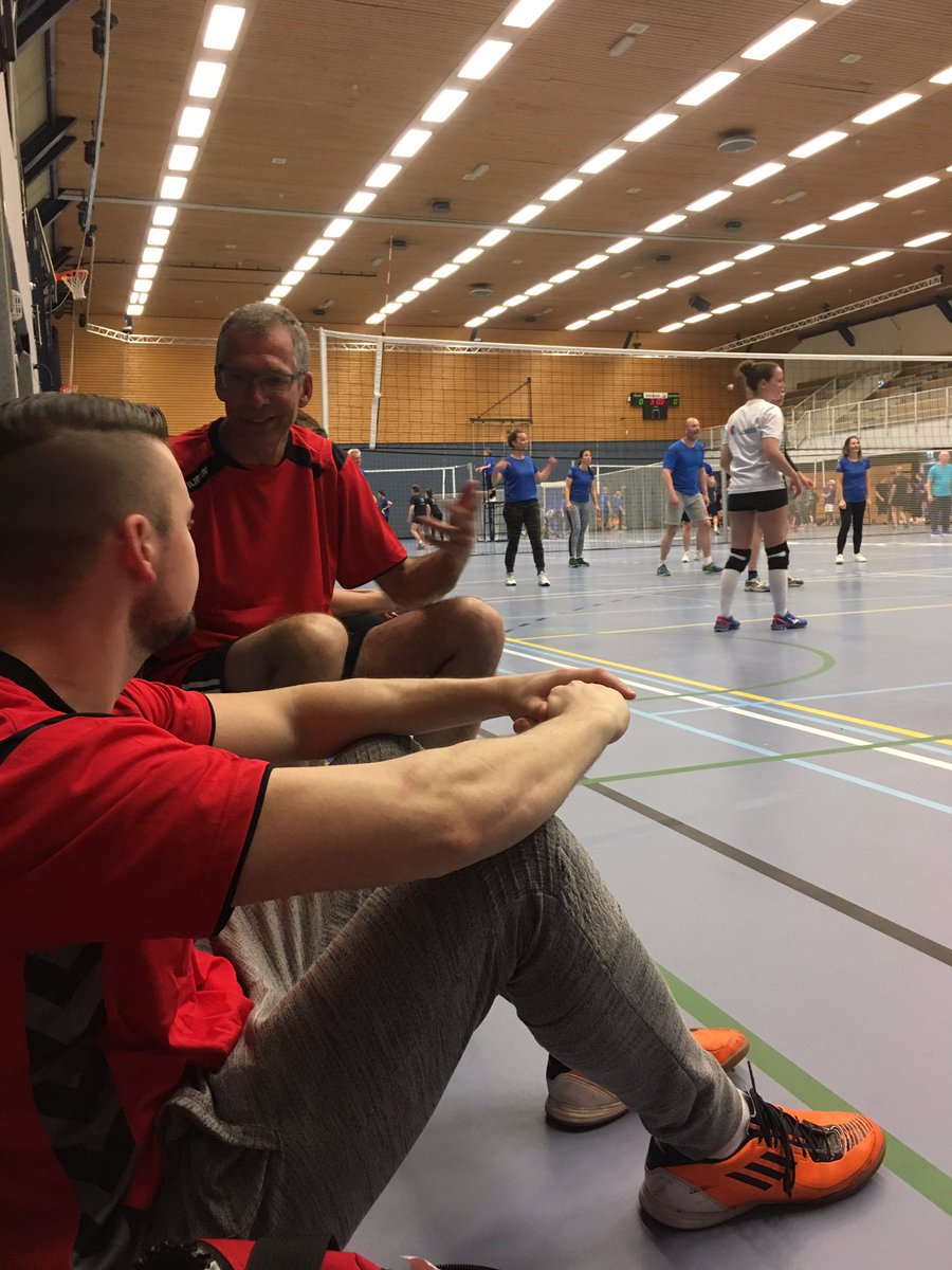 VolleybalteamW's tweet photo. Team 1 is uitgeteld @Merwestein @VolleybalteamW maar Theo geeft Chiel nog enkele aanwezig en na het toernooi. https://t.co/8gn5H5zx8v