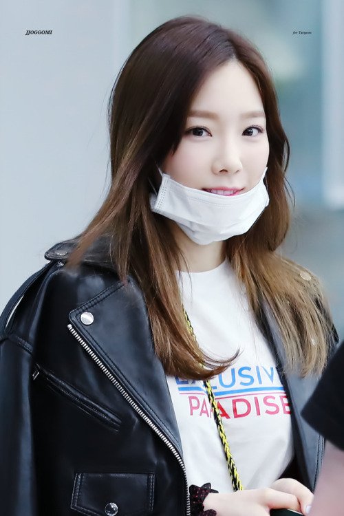 SMTown_SNSD's tweet photo. [Airport] jjoggomi https://t.co/Z1tO0h071q