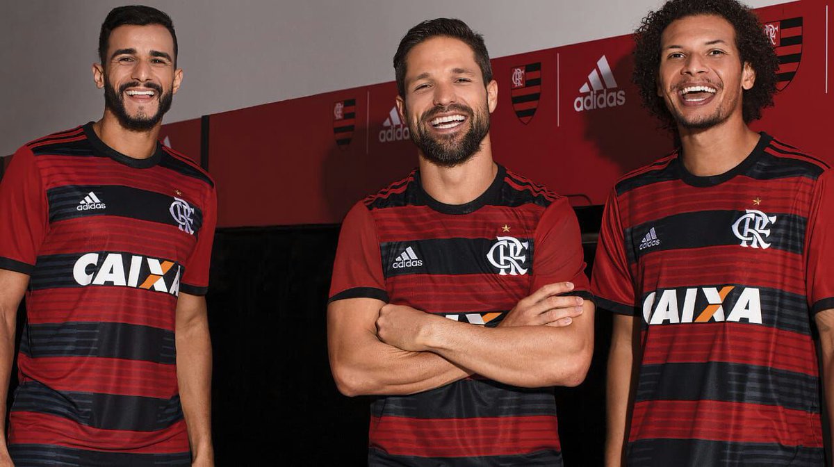carolbotini's tweet photo. QUINTA FEIRA!! aqui na espaço rubro-negro do shopping Tijuca. Te espero 🔴⚫
#chamemaBotini #chamemaCarol #Flamengo
@adidasbrasil @Flamengo https://t.co/kpCSRkrlGr