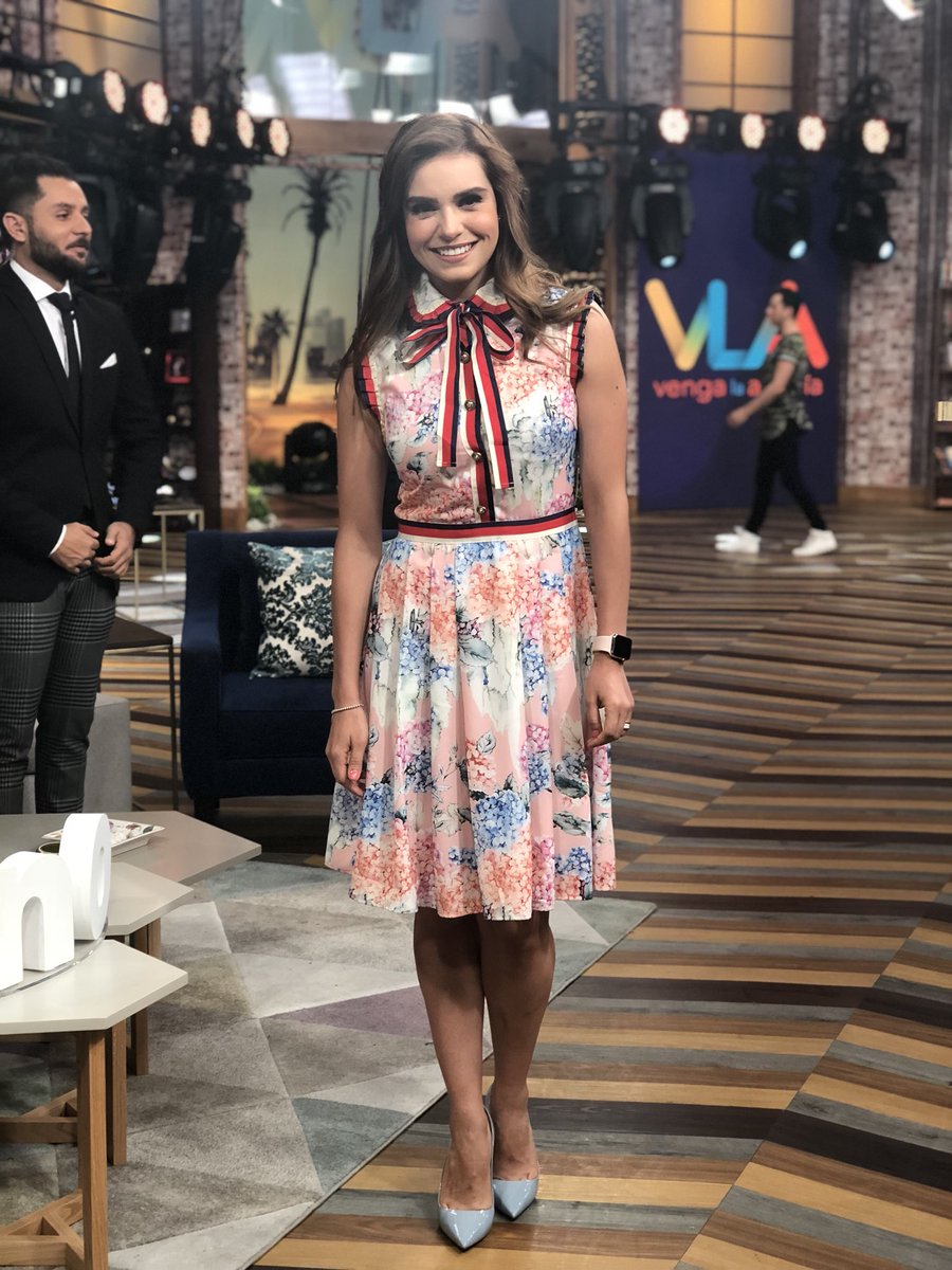 taniarin's tweet photo. Buenos días ! En @VengaLaAlegria César Ortiz nuestro abogado te dice cómo ponerte abusada para que no te lleven al baile en el divorcio , @VZCR enfundada en Thalía nos presenta No Es Lo Mismo , además la visita de 5 sentenciadas de @MxU_Oficial https://t.co/28U8xwsCOg