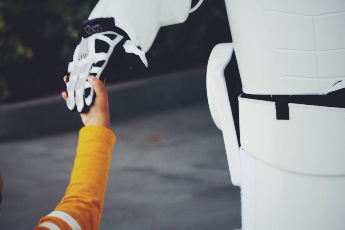 Robotic co-workers are your development team's new best friend! At Alberts, we've been working with Franka Emika to run reliability tests on the Alberts Smoothie Station. Our team loves exploring all possibilities! #cobots @FRANKAEMIKA <a href="/BramVDBorght/">Bram Vanderborght</a>
More: alberts.be/love-robotic-c…