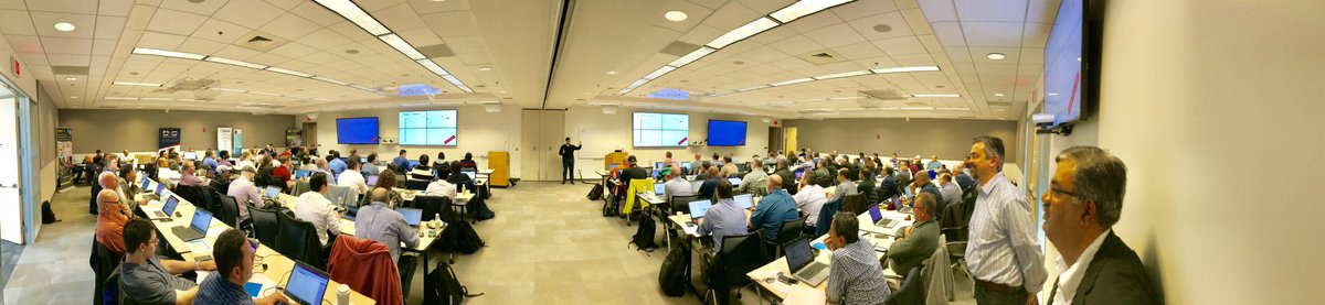 sajithkaimal's tweet photo. Large turn out for the 2018 @CiscoCC #CCtechSummit https://t.co/9aLFNLEUJY