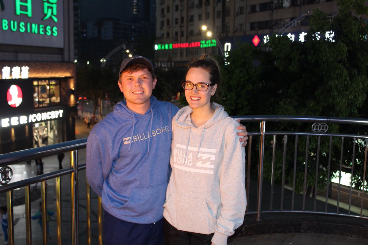 swessels1997's tweet photo. Met an Australian in Dazhou. #china #photographer #photography #streetphotography #Australian #SouthAfrica #streetsofchina #canon #canon1300D #canonphoto #canonphotography #travel #night #lights https://t.co/d2xm6zJoxx