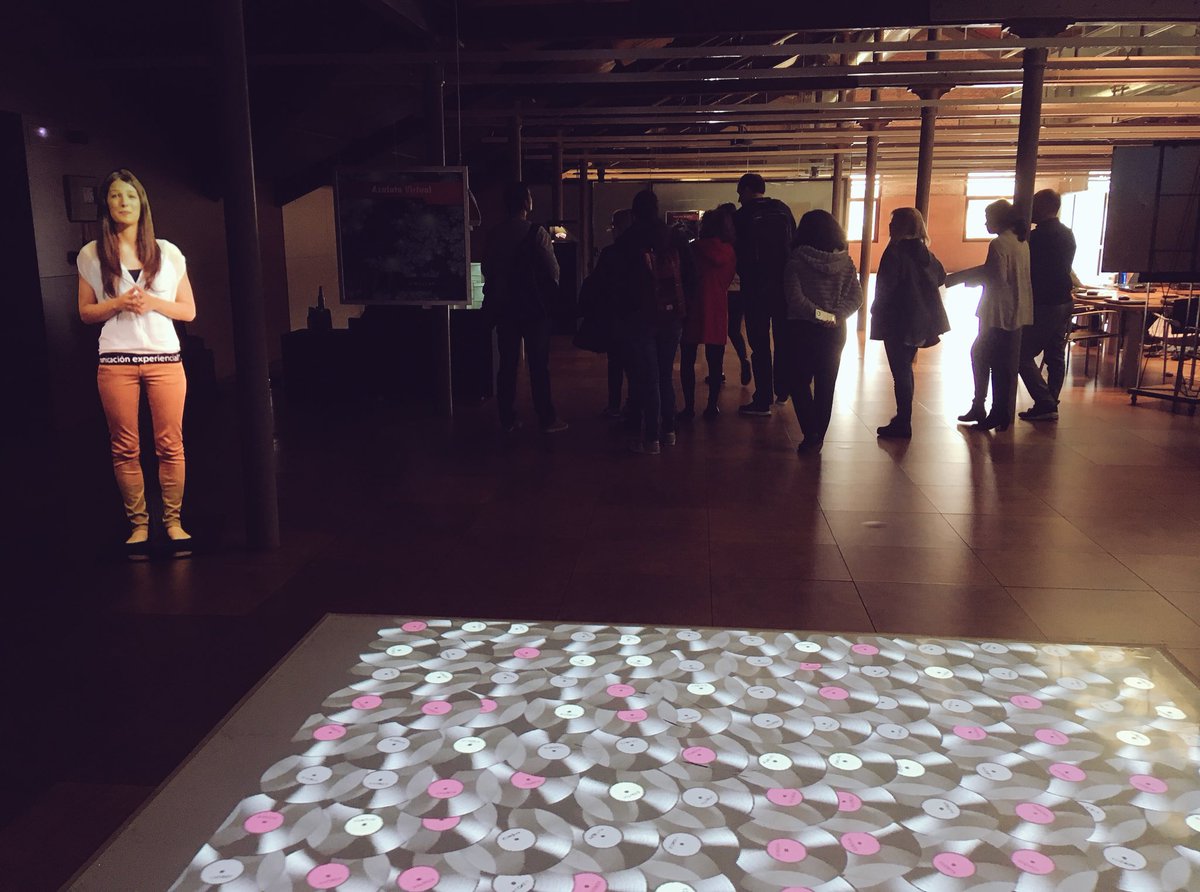 citilab's tweet image. Primera sessió del Taller de #Creativitat del Citilab!💡 Els participants s’han introduït en el món de la #creativitat de la mà de @rosersantamaria, responsable de LaborLab i dinamitzadora de la #formació. A més, han conegut l’espai i la tasca del #lab de #Cornellà! #CreativiLab