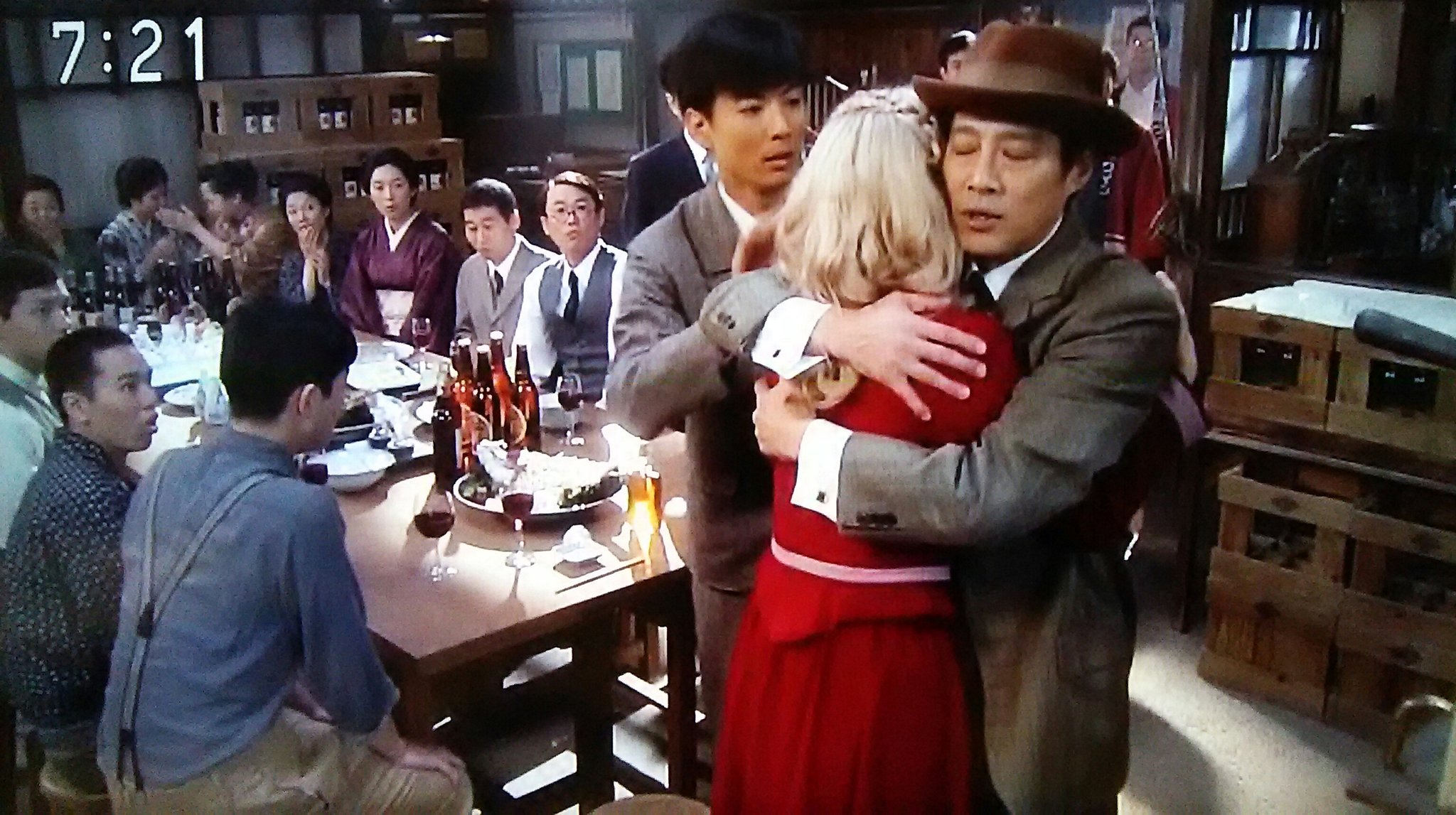 Q Taro 上 ハグされたエリーを奪い返すマサハル 社長 社長 社長 下 シェイハンされたあさちゃんを奪い返す旦那様 あ わての奥さんに何してますのや マッサン あさが来た シャーロットケイトフォックス Q Taro 上 ハグされたエリーを奪い返すマサハル 社長 社長 社長 下 シェイハンされたあさちゃんを奪い返す旦那様 あ わての奥さんに何してますのや マッサン あさが来た シャーロットケイトフォックス