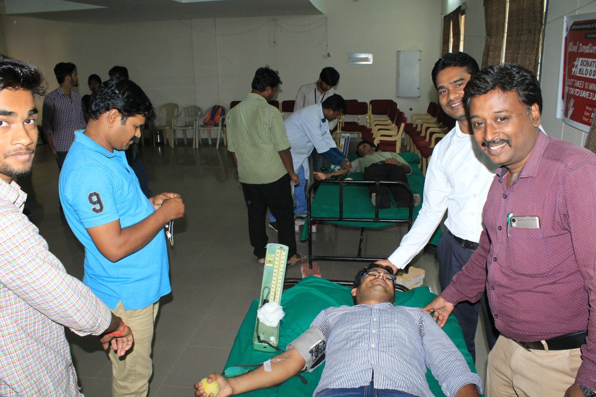 amirprasad7's tweet photo. Youth Red Cross, CUTM organised Blood donation Camp at Centurion University, Paralakhemundi campus on 28 March,2018 in association with Red Cross Blood Bank, Gajajpati district. https://t.co/CtKpSItvQd