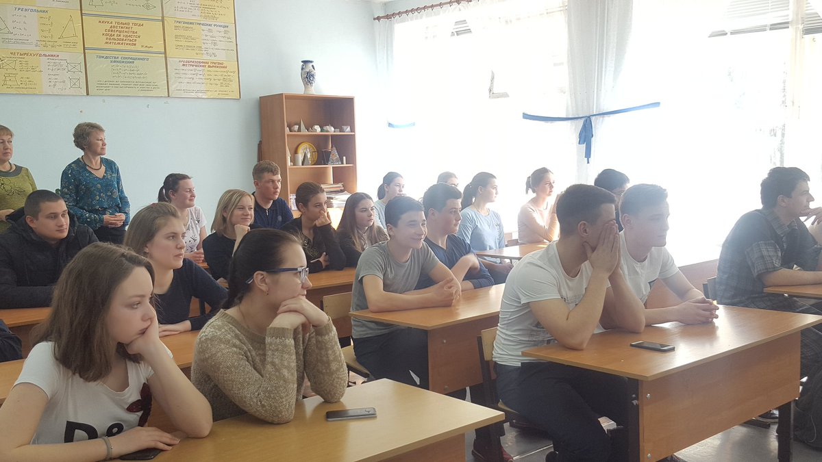 В МОУ "Санталовская СШ" Ясногорского района Тульский области в рамках межведомственной оперативно-профилактической операции "Дети России-2018" инспектором ПДН ст. лейтенантом полиции Агеевой  Т.И. проведена беседа с учащимися на тему:" Наркомания в подростковой среде".