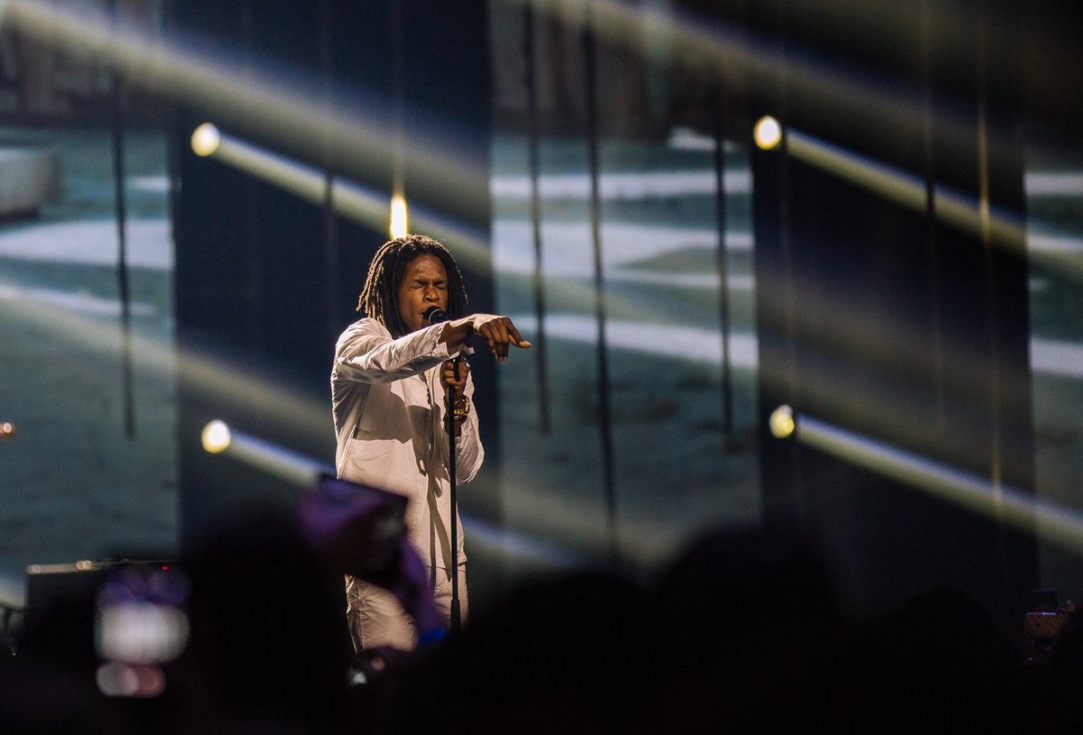 TheJUNOAwards's tweet photo. WATCH: R&amp;B/Soul Recording of the Year Sponsored by @CBCMusic JUNO Award winner @DanielCaesar perform #Freudian &amp; #WeFindLove at the 2018 #JUNOS! 📽️↪️https://t.co/0piCwJUDfV 

📸: CARAS/Ryan Bolton https://t.co/9kp0CZnsaU